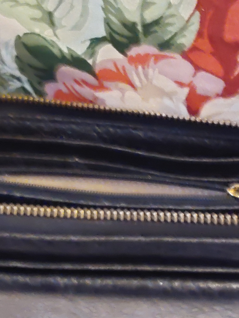 Calvin Klein Saffiano Leather Wallet, Snap Lock Side Pocket, 2010 Design - Picture 5 of 9